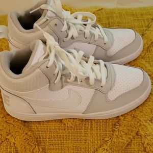 🩵NIKE Youth Boys Mid Sneakers
